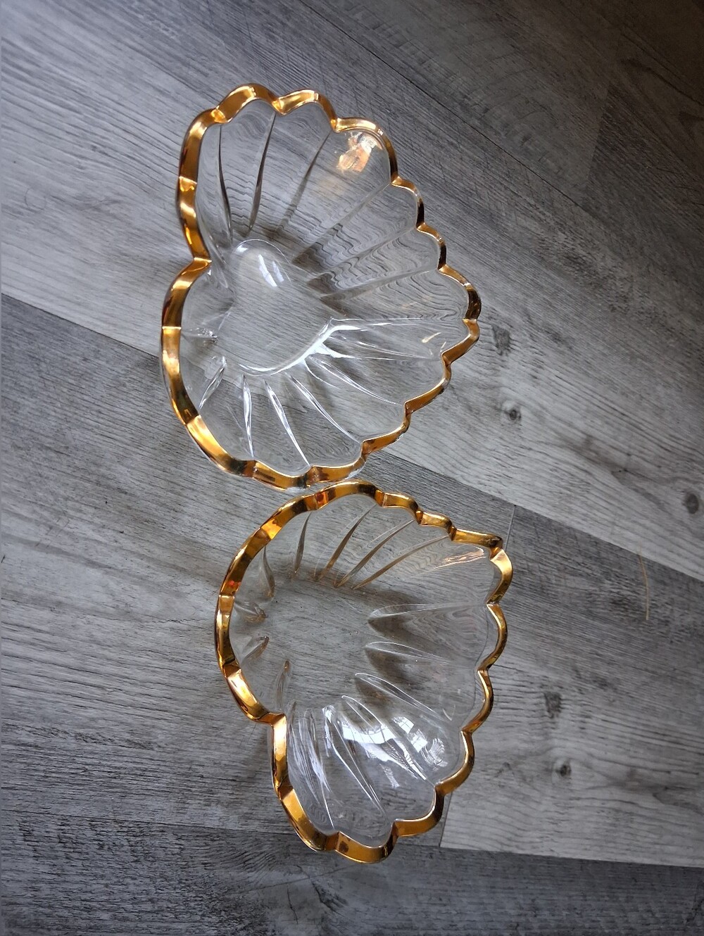 Set of 2 Clear Glass Shell Bowls with Gold Rim